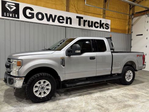 Used 2022 Ford F250 XLT w/ XLT Value Package AWD/4WD image 4
