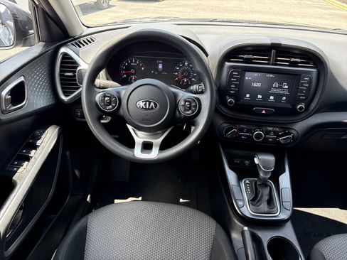 Used 2021 Kia Soul LX FWD image 11
