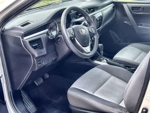 Used 2016 Toyota Corolla L FWD image 3