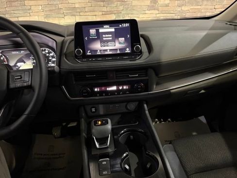 Certified 2025 Nissan Rogue SV image 19