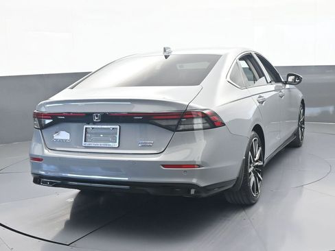 Used 2024 Honda Accord Touring image 5