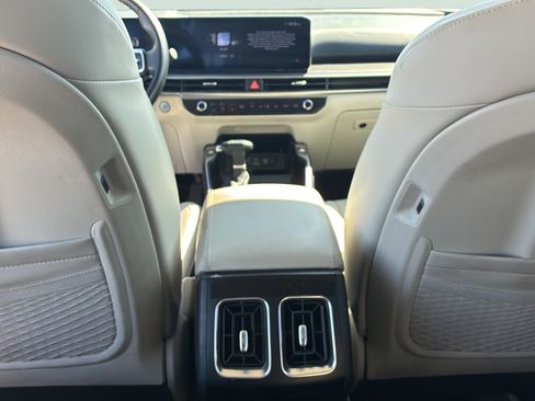 Used 2025 Kia Sorento S FWD image 26