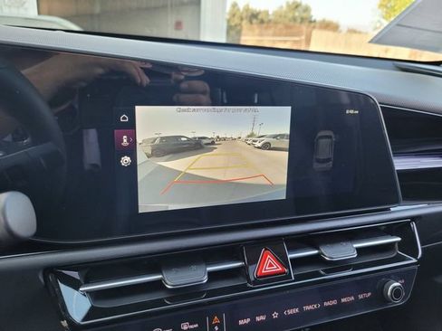 Certified 2025 Kia Niro EX Touring FWD image 19