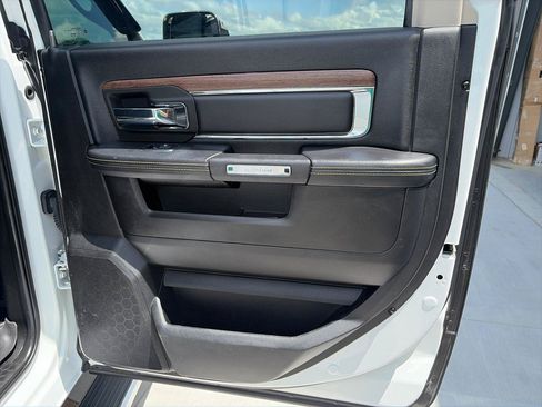 Used 2018 RAM 3500 Laramie w/ Convenience Group AWD/4WD image 13