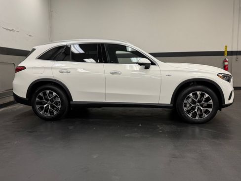 Certified 2025 Mercedes-Benz GLC 350e 4MATIC image 3