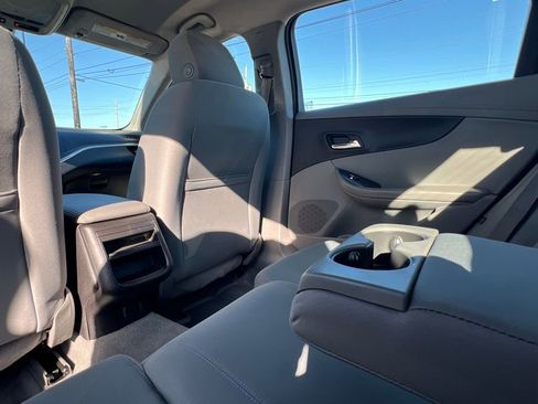 Used 2014 Chevrolet Impala LS FWD image 19