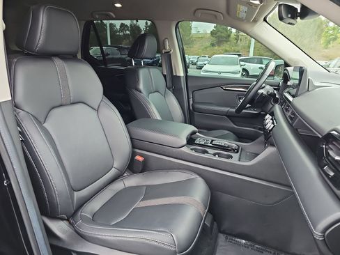 Used 2025 Honda Pilot EX-L image 10