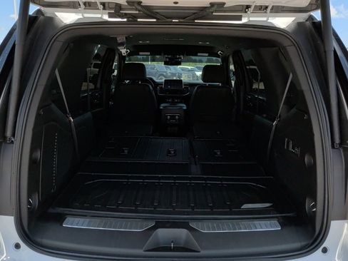 Used 2023 GMC Yukon AT4 w/ Technology Package AWD/4WD image 46