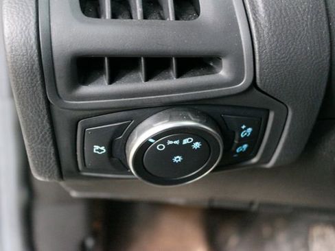 Used 2017 Ford Focus SE w/ SE Winter Package FWD image 12