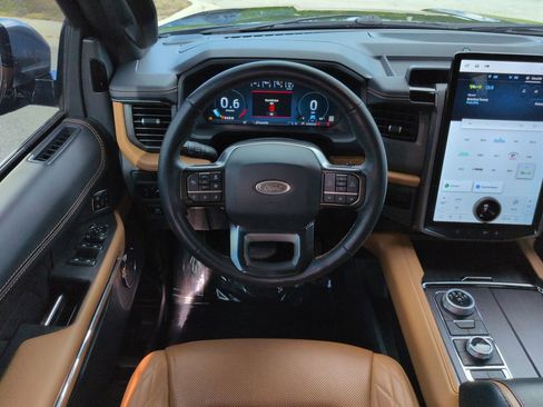 Used 2024 Ford Expedition Max Platinum AWD/4WD image 15
