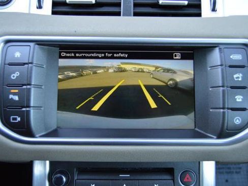 Used 2016 Land Rover Range Rover Evoque SE image 23