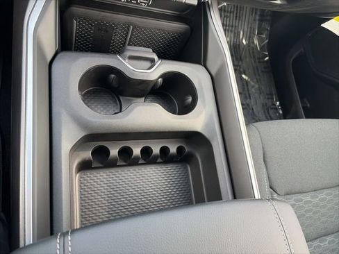 New 2026 RAM 1500 4x4 Crew Cab image 15