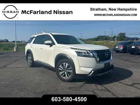 Certified 2024 Nissan Pathfinder SL AWD/4WD image 1