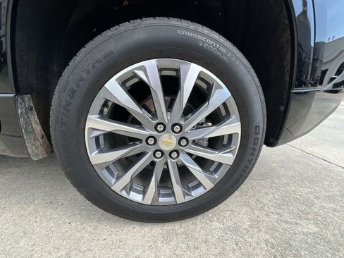 Certified 2023 Chevrolet Traverse Premier w/ LPO, Floor Liner Package image 35