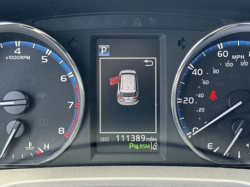 Used 2017 Toyota RAV4 Platinum FWD image 22