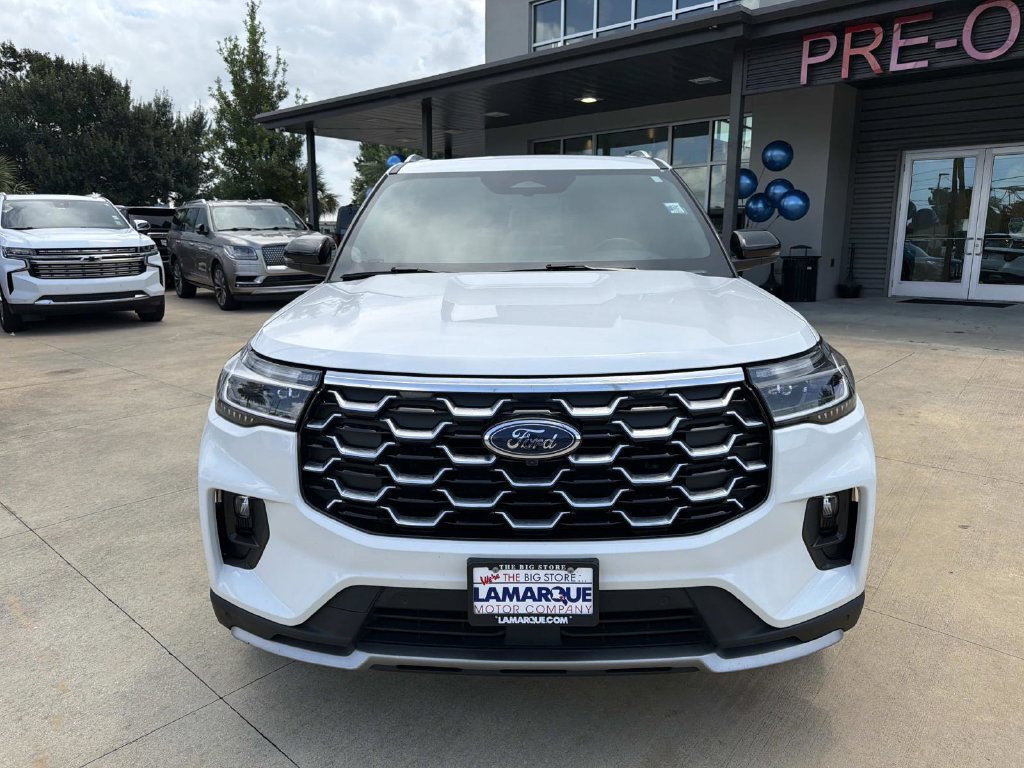 Certified 2025 Ford Explorer Platinum RWD image 3