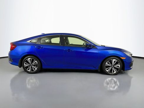 Certified 2018 Honda Civic EX-T image 4