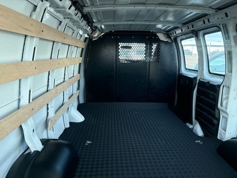 Used 2024 Chevrolet Express 2500 image 6