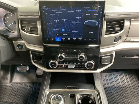 Used 2024 Ford Expedition Max XLT image 23