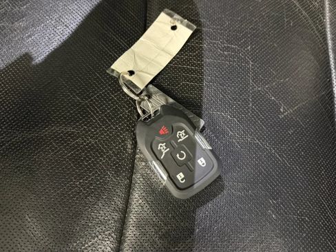 Used 2018 Chevrolet Suburban Premier RWD image 23