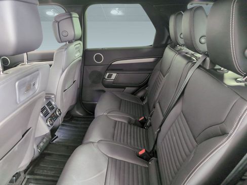 Certified 2025 Land Rover Discovery Dynamic SE image 19