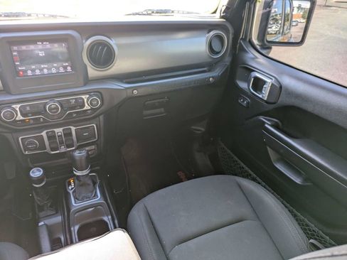 Used 2018 Jeep Wrangler Unlimited Sport S AWD/4WD image 17