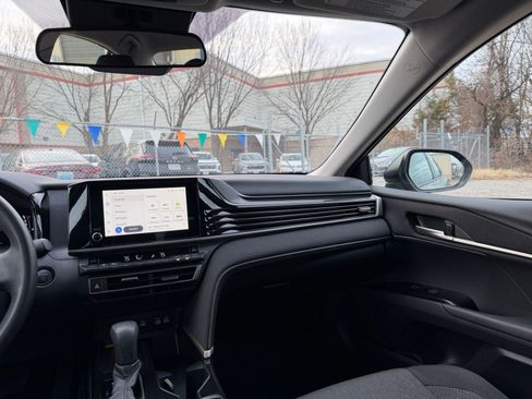 Used 2025 Toyota Camry LE image 34