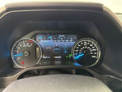 Used 2017 Ford F150 Lariat w/ Equipment Group 502A Luxury AWD/4WD image 15
