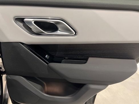 Used 2025 Land Rover Range Rover Velar S image 47