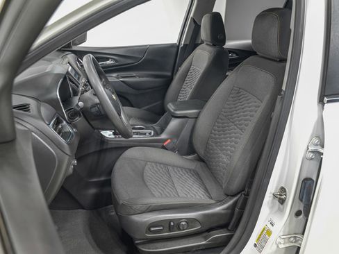 Used 2021 Chevrolet Equinox LT image 18