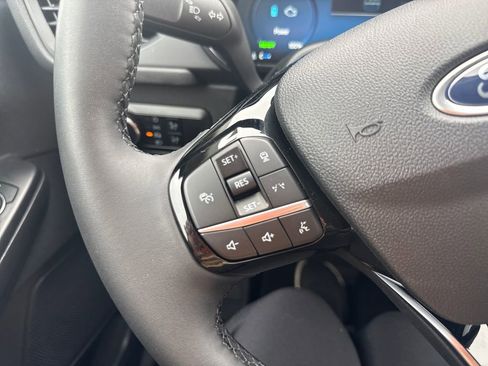 Used 2023 Ford Escape Platinum image 34