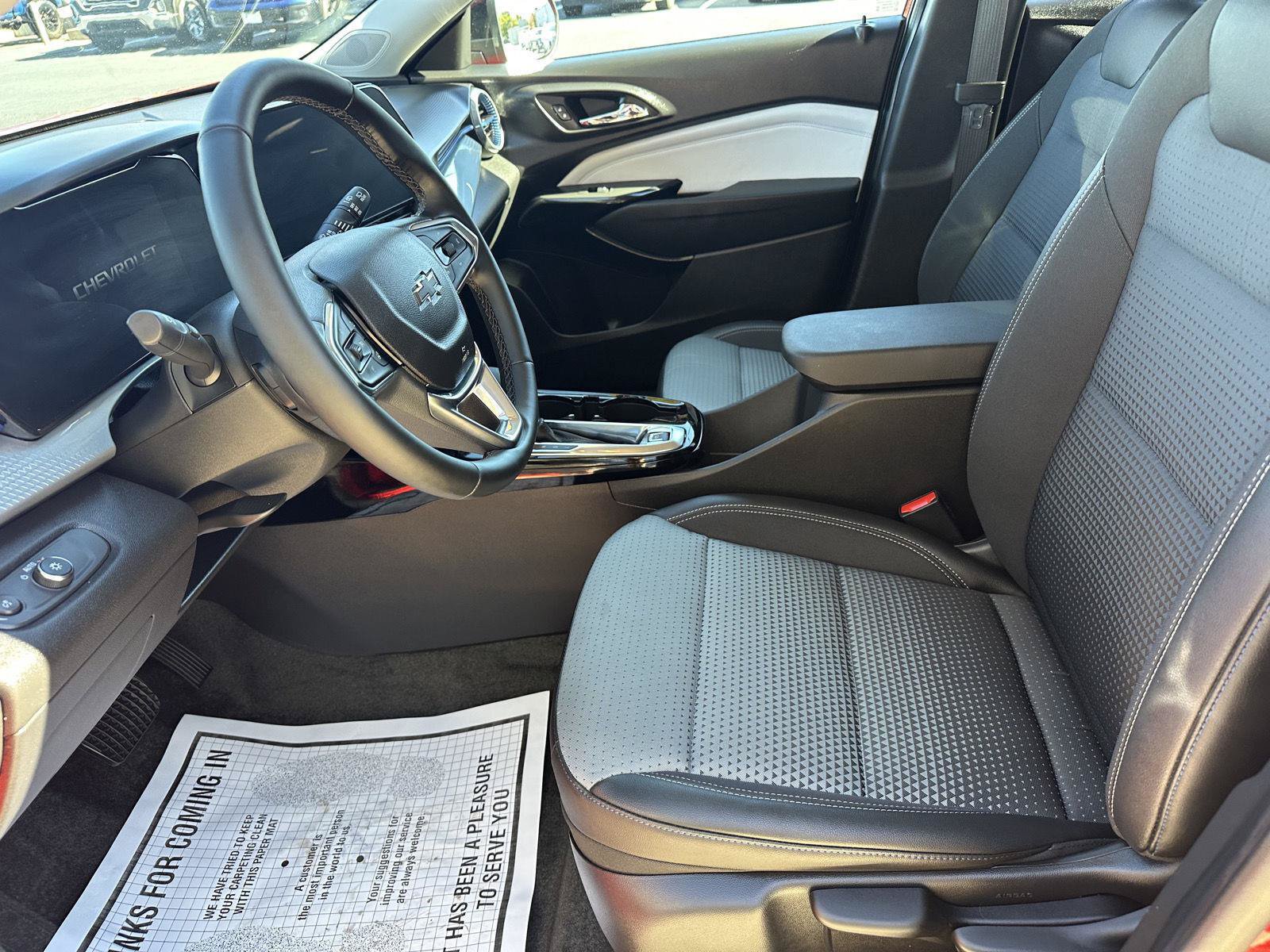 Used 2026 Chevrolet Trax LT w/ Driver Confidence Package FWD image 22