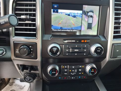 Used 2020 Ford F250 Platinum w/ FX4 Off-Road Package AWD/4WD image 17