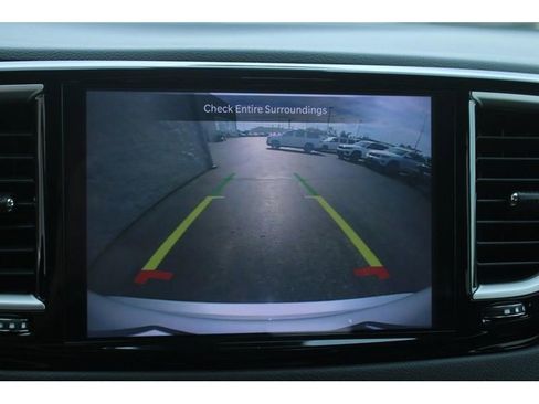 Used 2024 Chrysler Pacifica Touring-L image 25