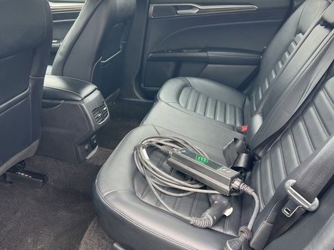 Used 2018 Ford Fusion Energi SE image 12