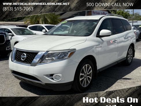 Used 2015 Nissan Pathfinder S FWD image 1