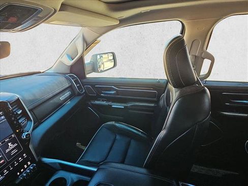 Used 2022 RAM 1500 Laramie AWD/4WD image 5