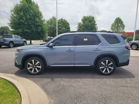 Used 2024 Honda Pilot Touring image 6