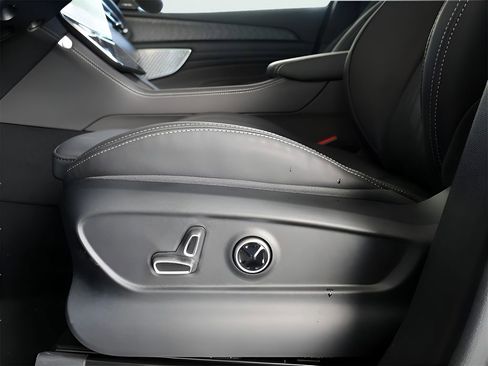 Used 2025 Maserati Grecale Modena image 39