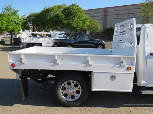 New 2024 RAM 3500 Tradesman w/ Chrome Appearance Group image 18