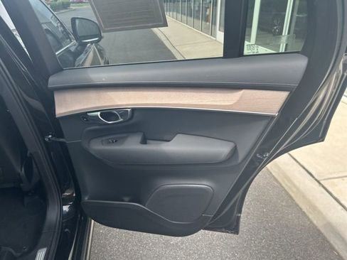 Certified 2025 Volvo XC90 B5 Plus AWD/4WD image 11