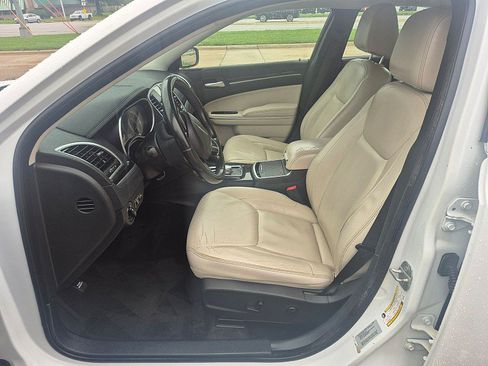 Used 2015 Chrysler 300 Limited w/ Driver Convenience Group AWD/4WD image 18