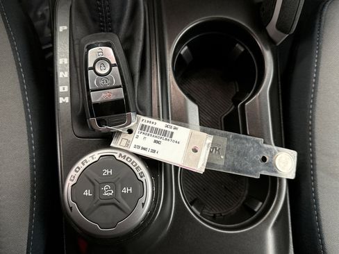 Used 2023 Ford Bronco Outer Banks image 24