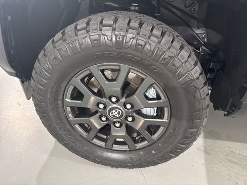 New 2025 Toyota 4Runner SR5 image 5