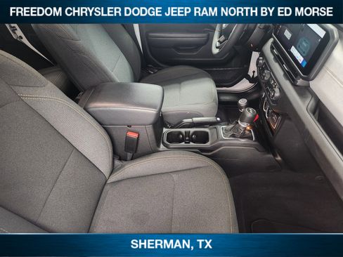 Used 2025 Jeep Wrangler Sport S AWD/4WD image 9