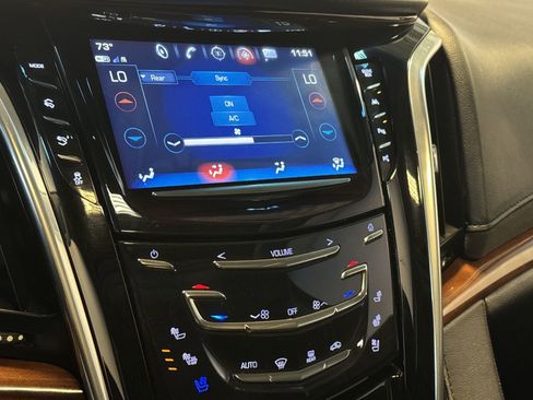 Used 2018 Cadillac Escalade Premium Luxury image 19