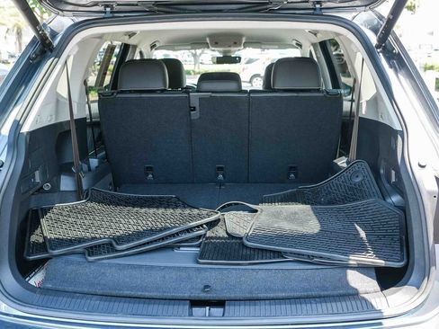 Certified 2022 Volkswagen Tiguan SE FWD image 25