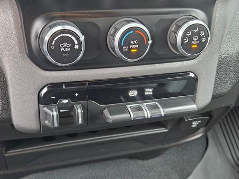 Used 2023 RAM 2500 Big Horn w/ Cold Weather Group AWD/4WD image 27
