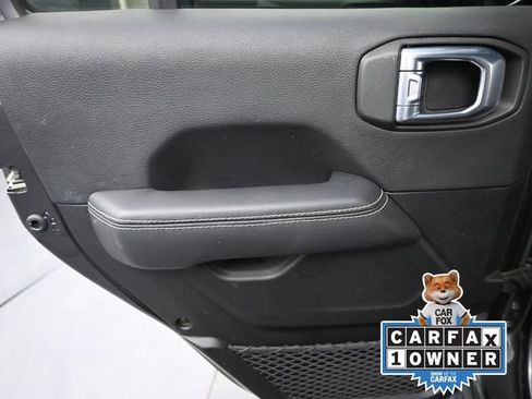 Used 2021 Jeep Wrangler Unlimited Sahara w/ Cold Weather Group image 18