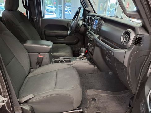 Used 2022 Jeep Wrangler Unlimited Sport AWD/4WD image 10